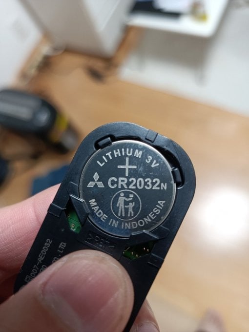 100均 電池 ボタン