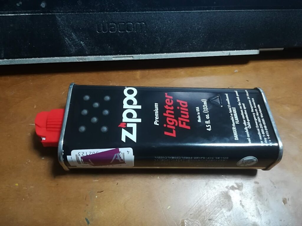 ジッポーオイル(100円ショップ)