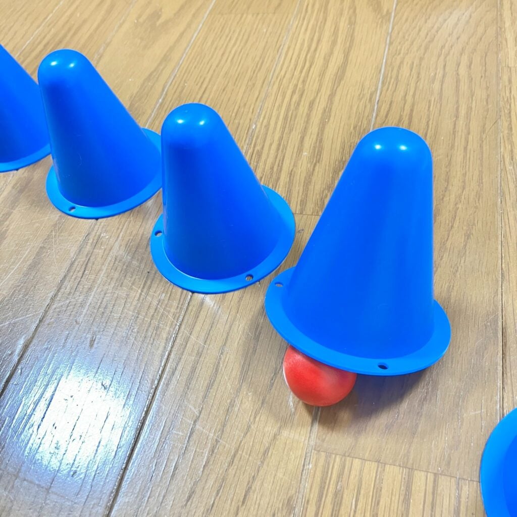 カラーコーン 100均
