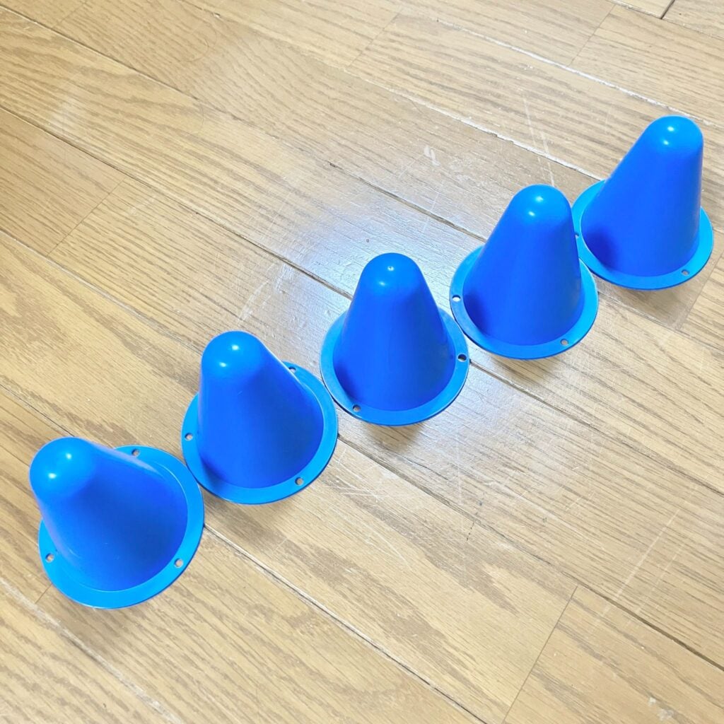 カラーコーン 100均
