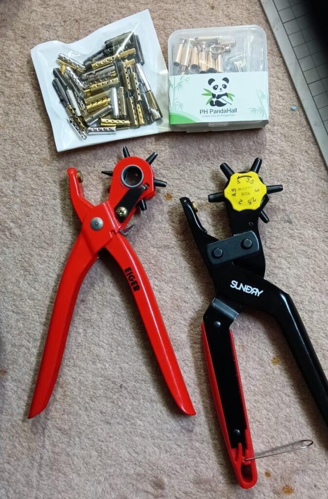 ベルト穴あけ工具