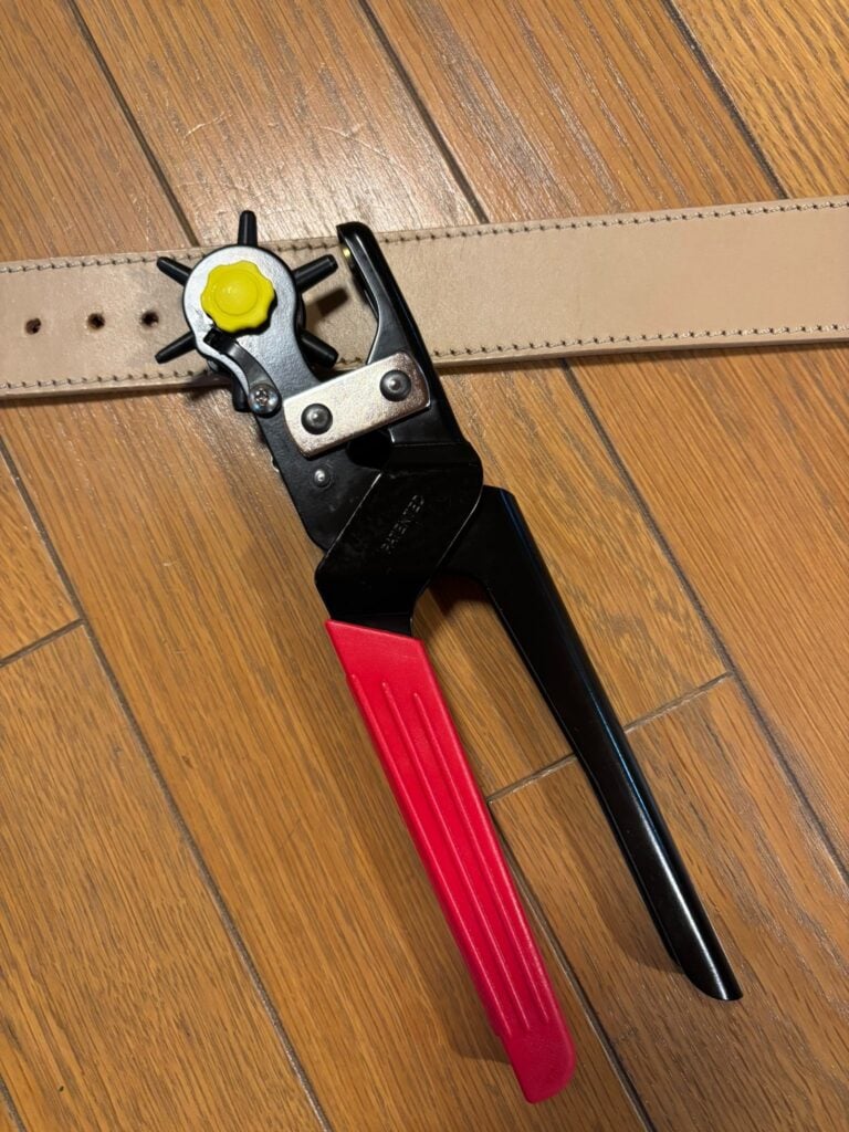 ルト穴あけ作業